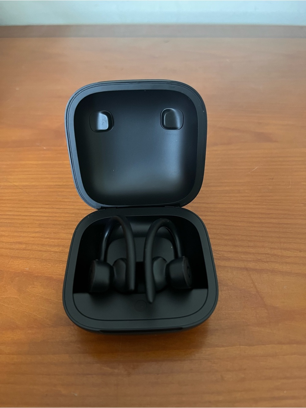 Beats by Dr. Dre Powerbeats Pro In-Ear Wireless Earphones Tested. - Picture 2 of 4